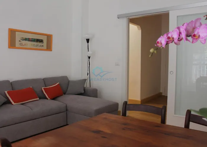 Apartman Modern Comfy With Terrace Near San Paolo